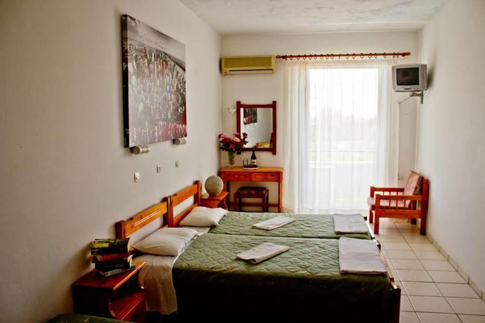 Cretan Sun Aparthotel Adelianos Kampos Exterior photo
